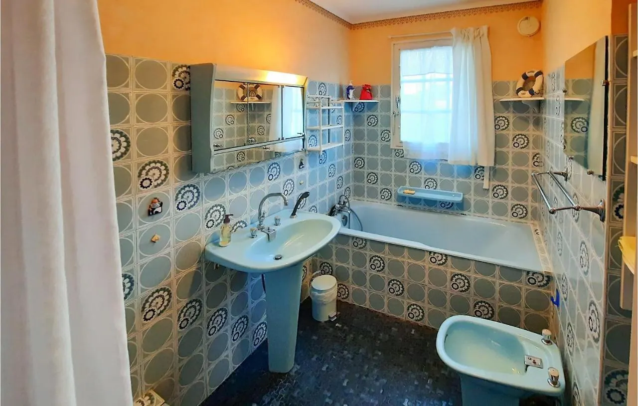 2 Bedroom Lovely Home In Plouhinec Francja